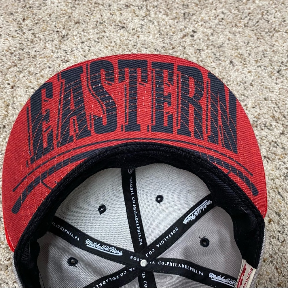 Mitchell & Ness Chicago Bulls snapback hat cap gray red NBA basketball - Picture 7 of 9